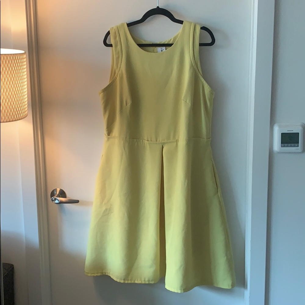 14W yellow Julia Jordan dress